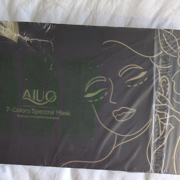 AIUO 7-Colors Spectral Mask - Black & Gold Packaging